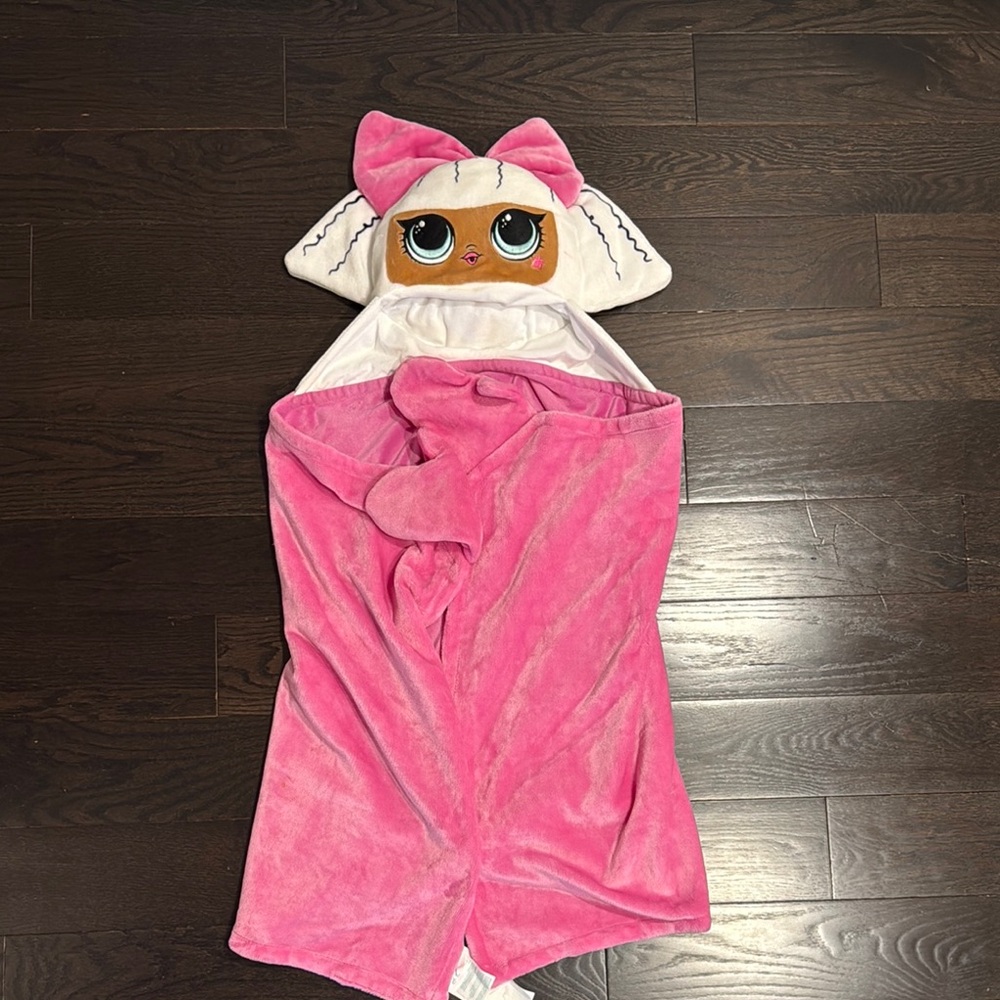 Cute Pink Hooded Blanket with Character Design